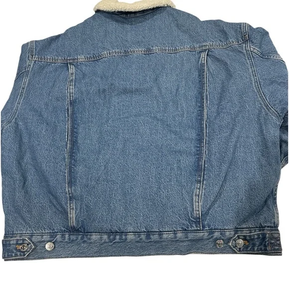 Calvin Klein Trucker Jacket in Casper Blue NWT - Picture 4 of 11